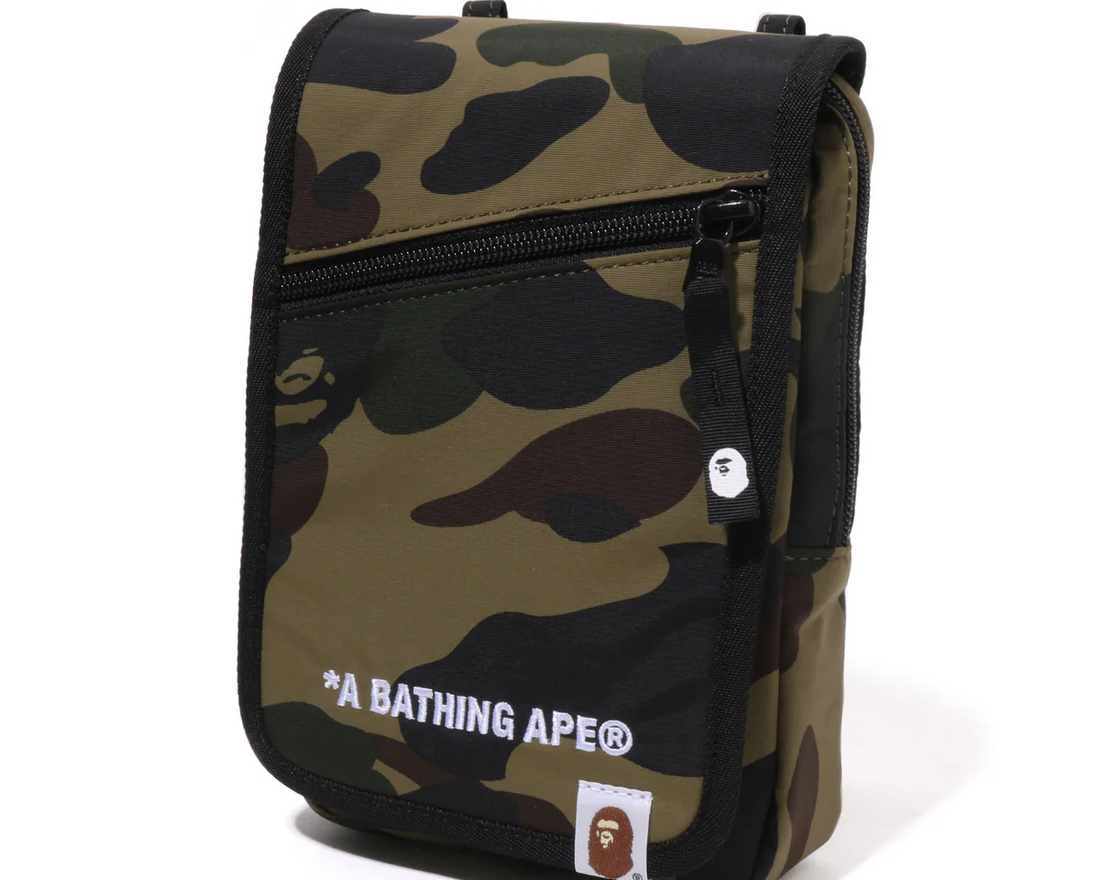 A BATHING APE Men Shoulder Bags
1st Camo Phone Bag