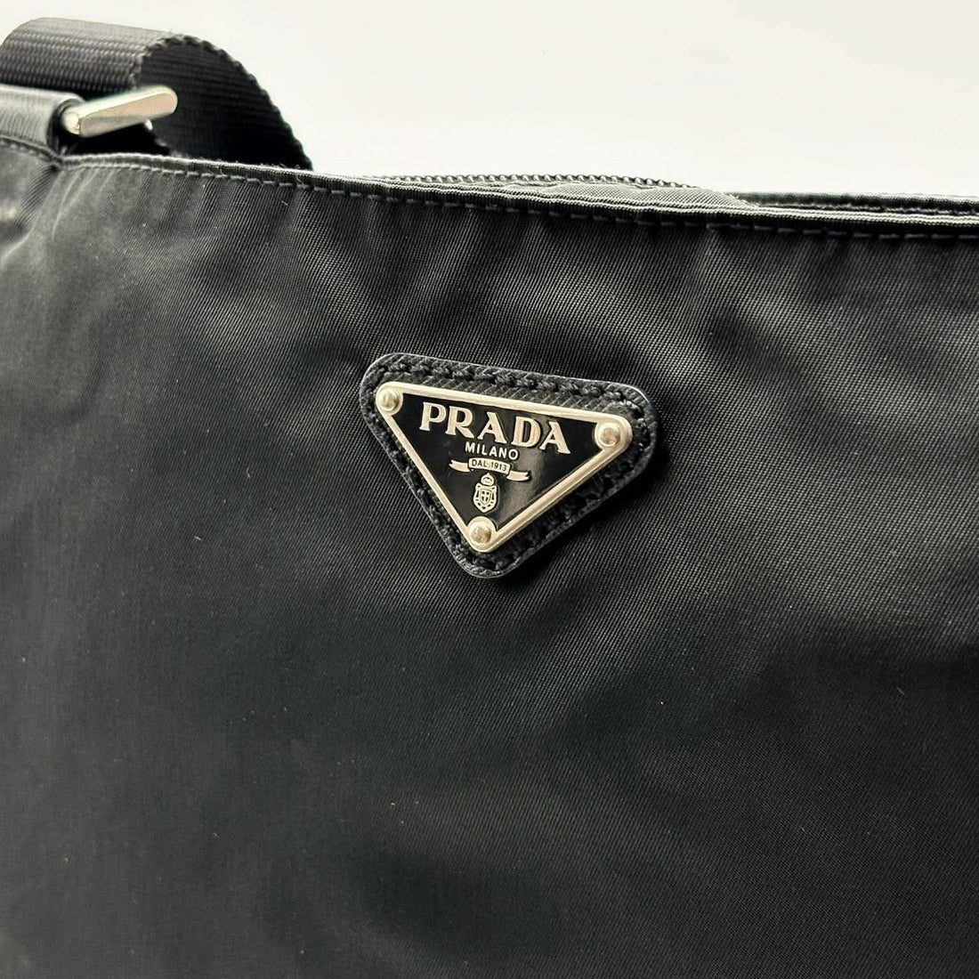 Prada Tessuto Nylon Sport Black Messenger Crossbody Bag (Pre-owned) 29XCYQQ