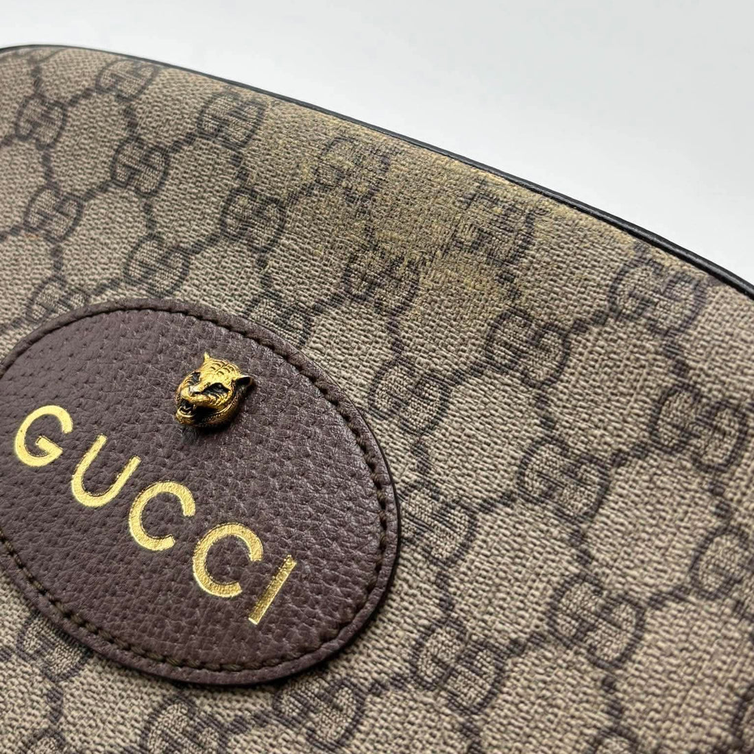 Gucci Neo Vintage Camera Messenger Bag GG Coated Canvas Crossbody Bag (Pre-owned) 97B2TJ8