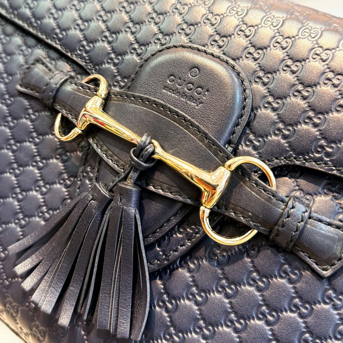 Gucci Microguccissima Medium Emily Chain Shoulder Bag Black 44RTVH6