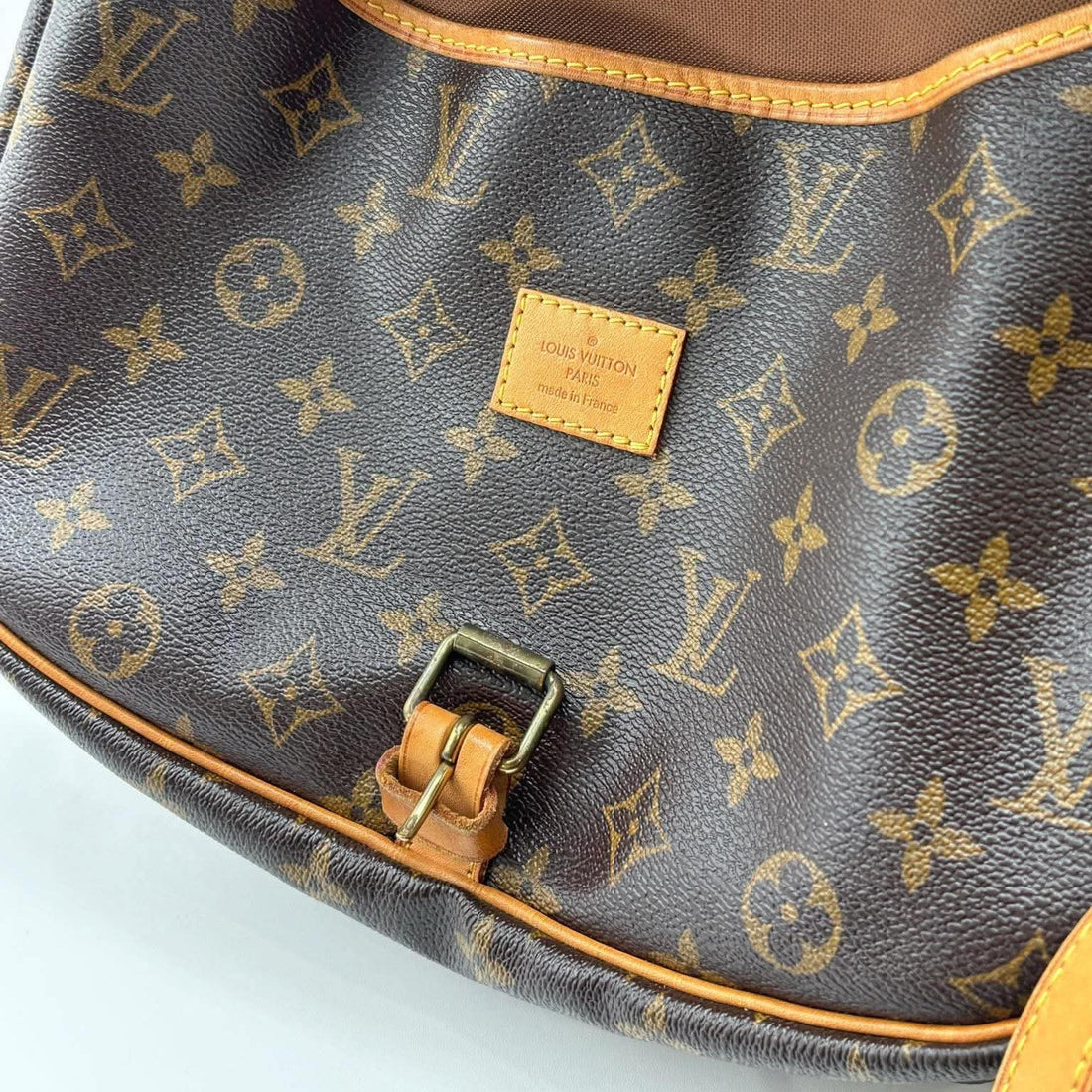 Louis Vuitton Monogram Canvas Saumur 30 Messenger Bag (Pre-owned) KR93XC3