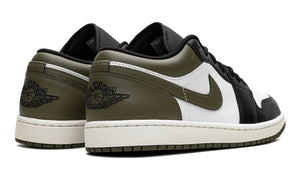 Jordan 1 Low
Black Toe Medium Olive