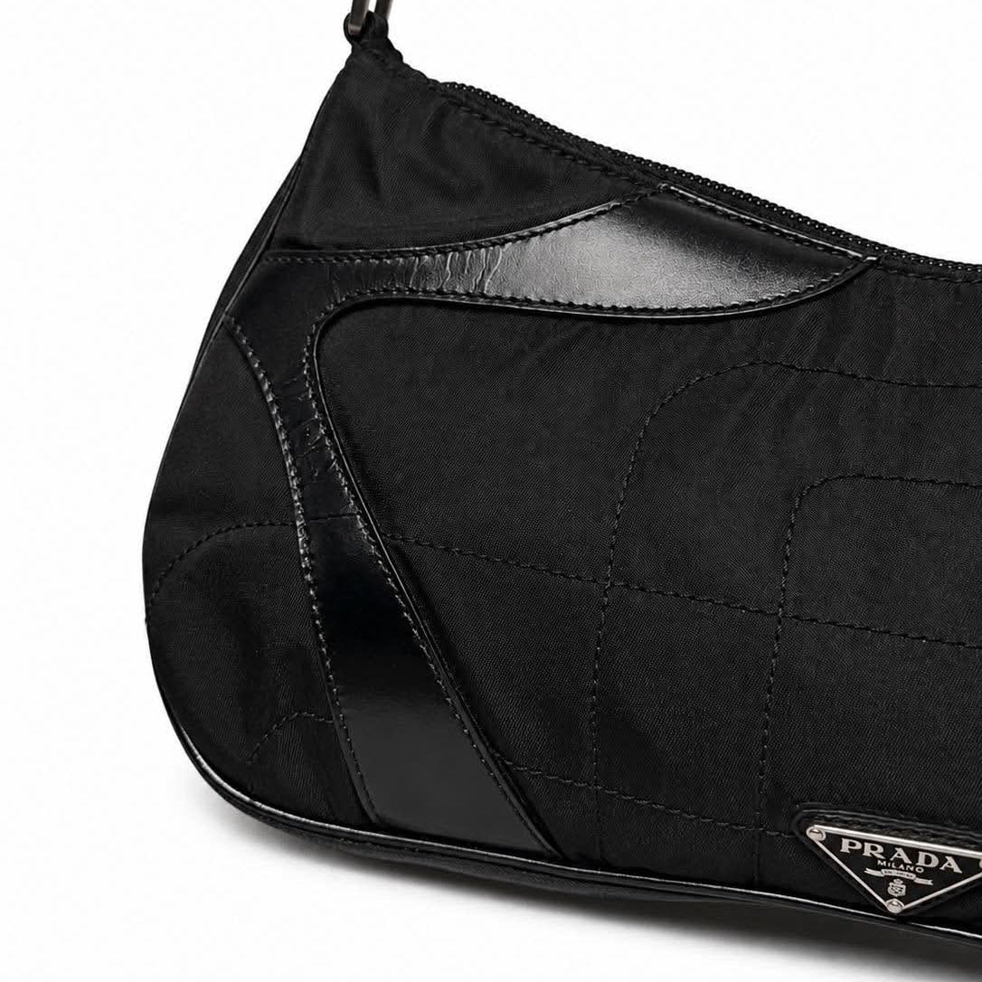 Prada Black Nylon Quilted Shoulder Bag (Pre-owned) YHJT39X
