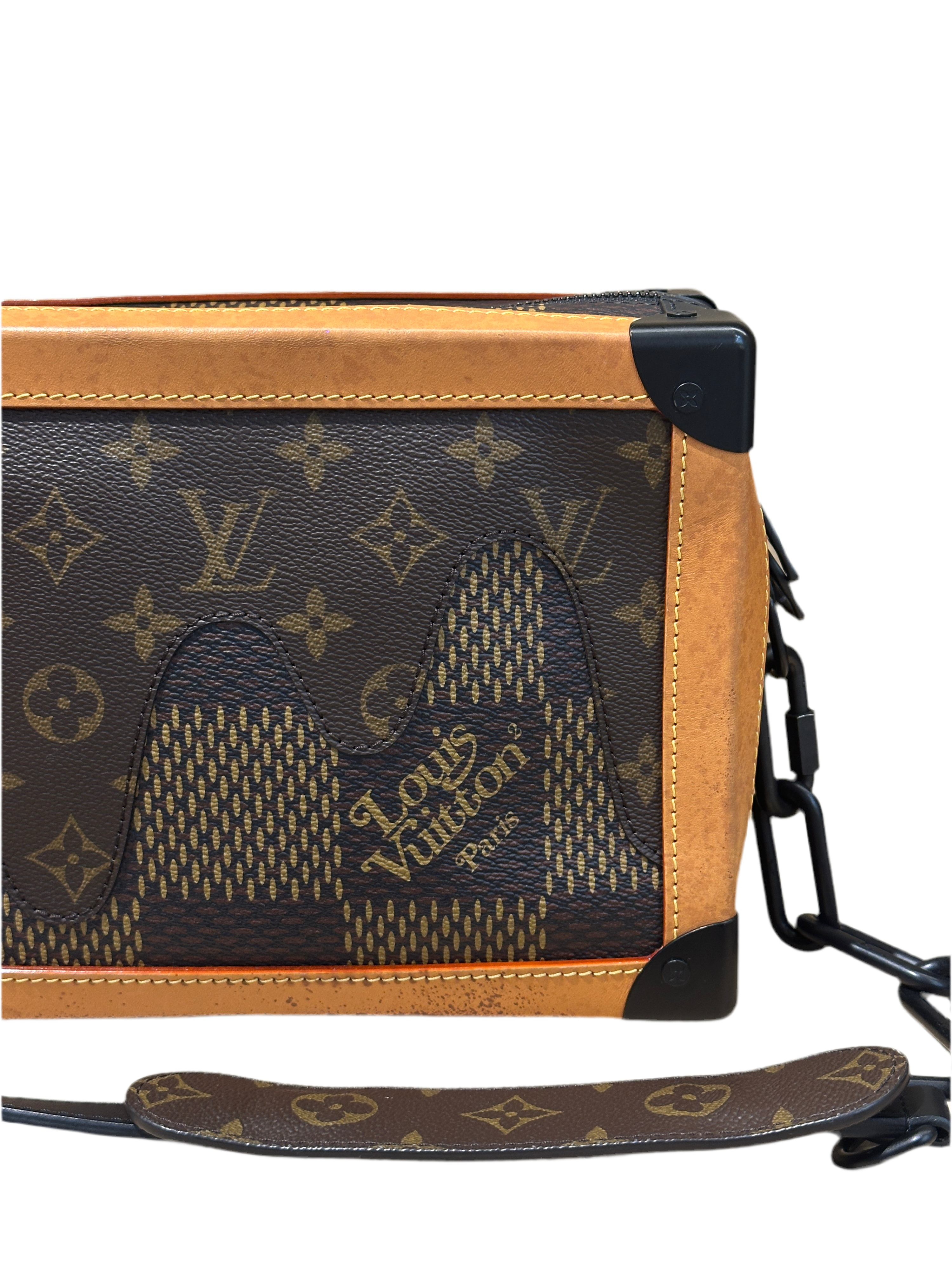 Louis Vuitton x Nigo Soft Trunk
Damier Ebene Giant Brown (Pre-loved)