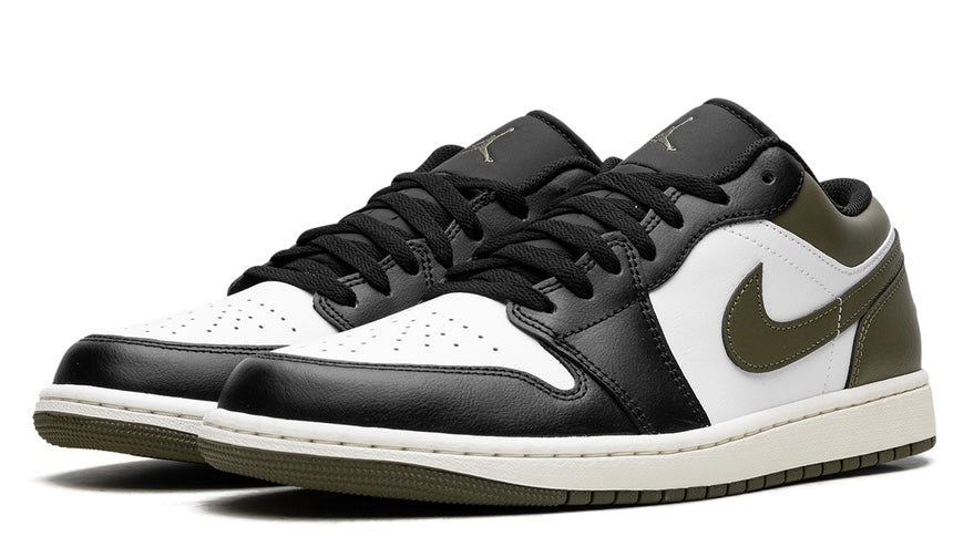 Jordan 1 Low
Black Toe Medium Olive