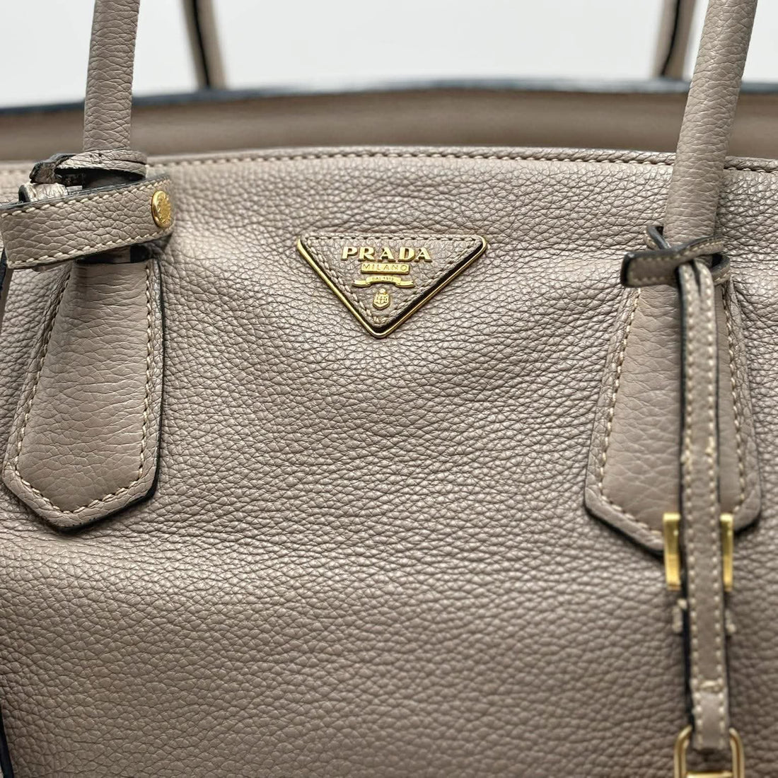 Prada Vitello Daino Leather Top Handle Bag (Pre-owned) 4M8WQ94