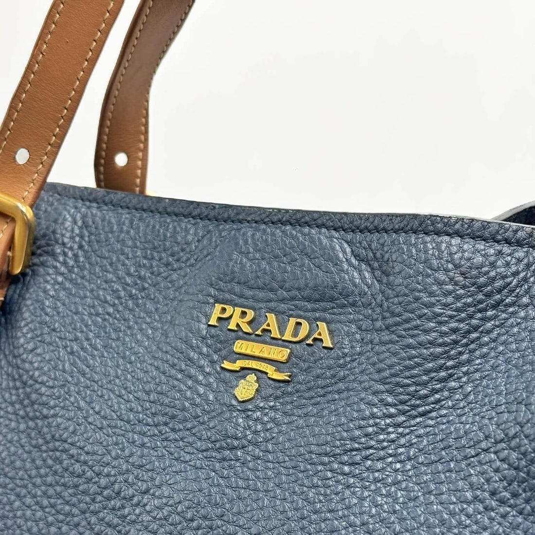Prada Blue Vitello Daino Grained Leather (Pre-owned) DRYC27Q
