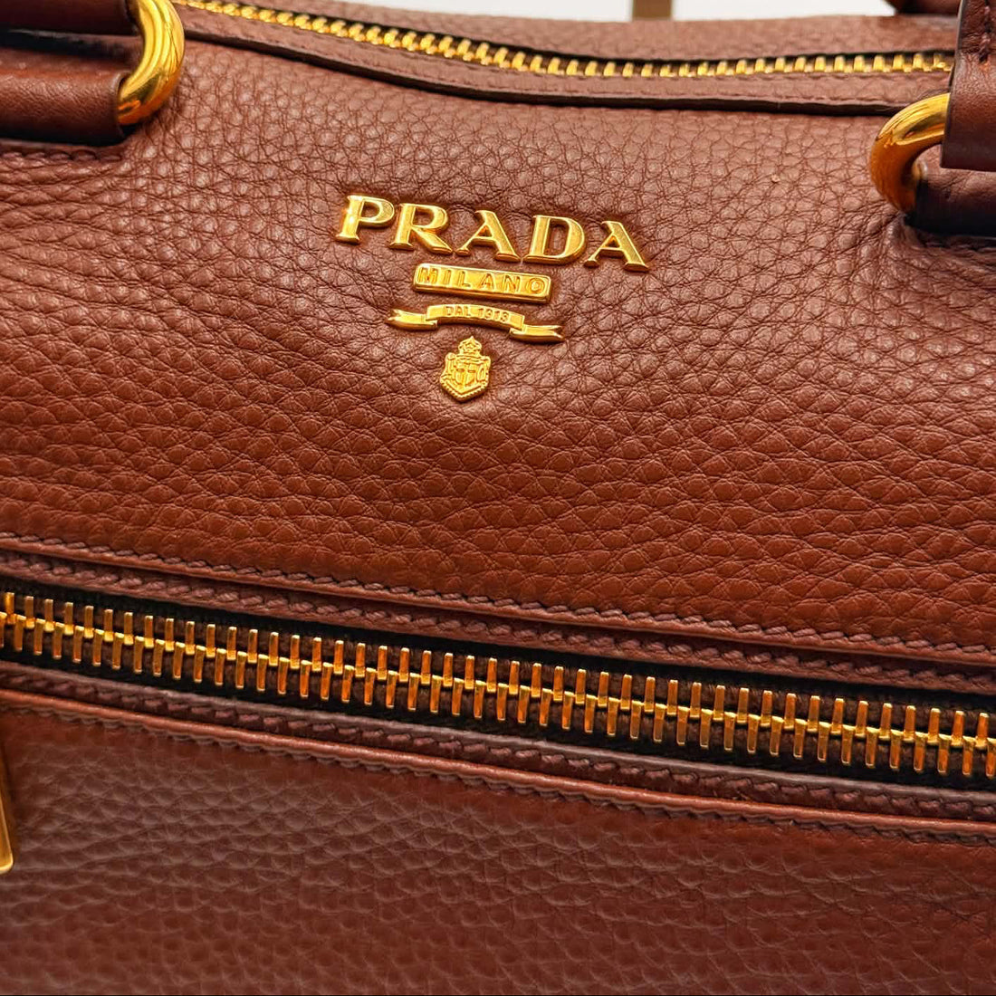 Prada Brown Vitello Daino Leather Zip Tote Bag (Pre-owned) GB3VKHK