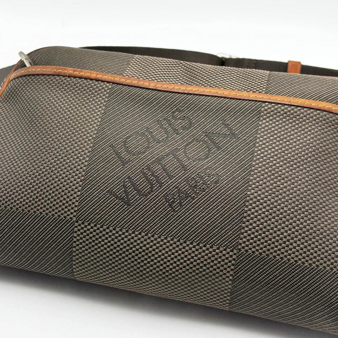 Louis Vuitton Damier Geant Acrobat Terre (Pre-owned) 8KMK37X