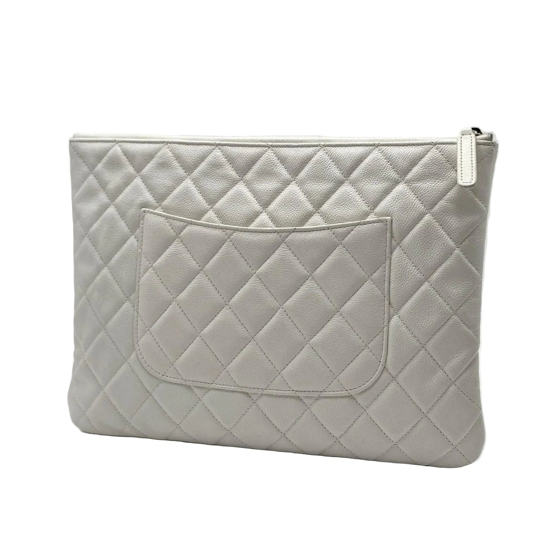 Chanel White Quilted Caviar Medium O Case Clutch Gold Hardware (Pre-owned) CBRKM72