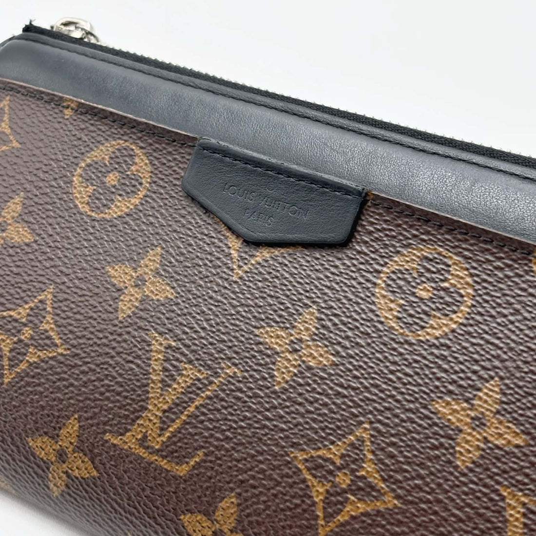 Louis Vuitton  Monogram Macassar Canvas Dragonne Zippy Wallet (Pre-owned) D4WRJVJ