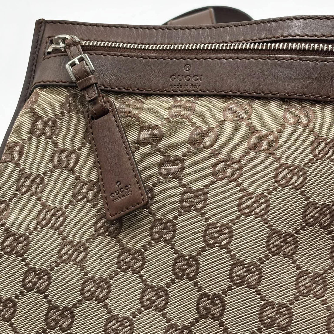 Gucci GG Canvas Crossbody Bag (Like new) 38Y7J6V