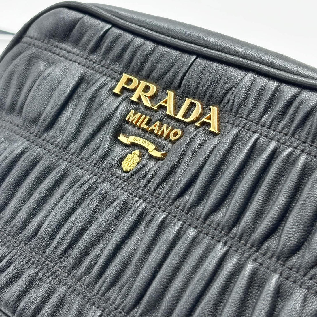 Prada Nappa Gaufre Camera Bag Black (Like new) HX2GCXR