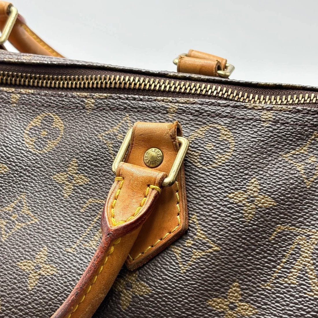 Louis Vuitton Monogram Canvas Speedy 30 Bag (Pre-owned) X6VCTWY