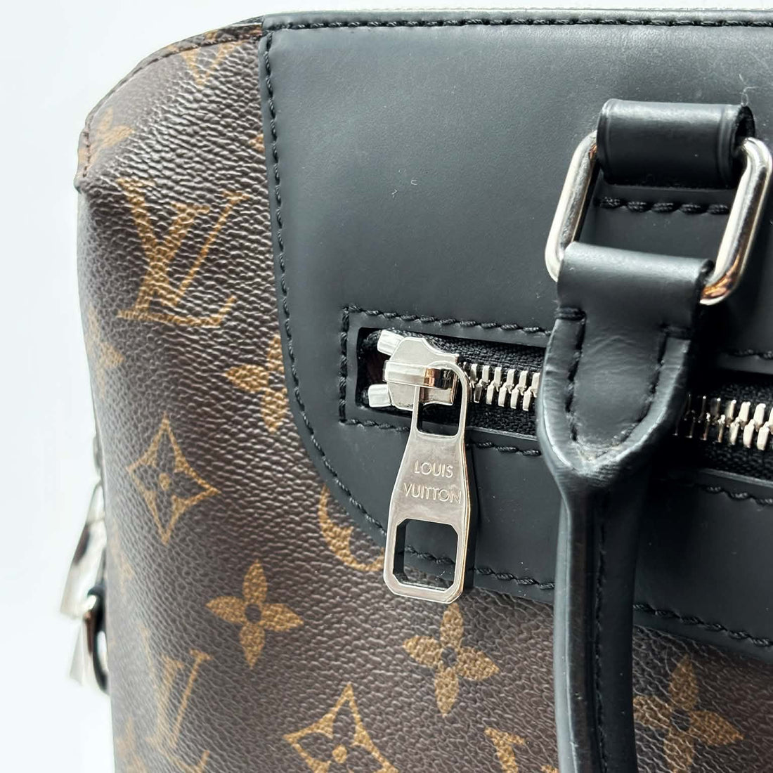 Louis Vuitton Monogram Macassar Canvas Porte-Documents Jour Bag (Like new)