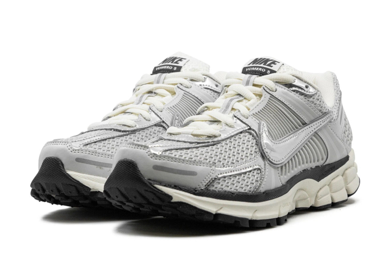 Nike Zoom Vomero 5 Chrome