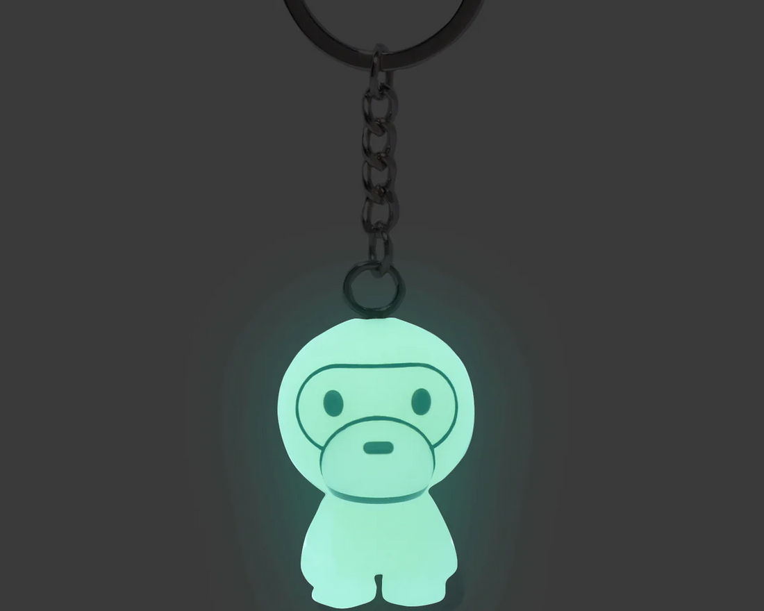 A BATHING APE Men Key Rings Glow in the Dark Baby Milo Keychain