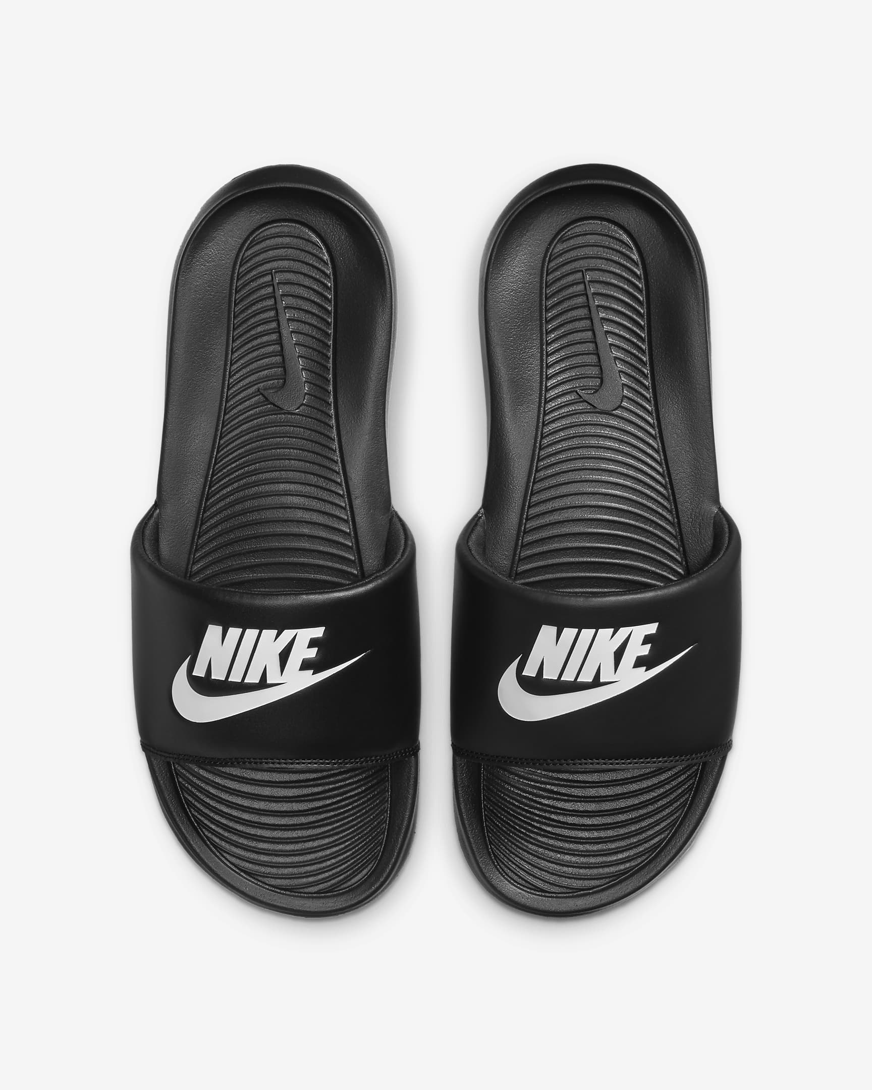 Nike Victori One Black